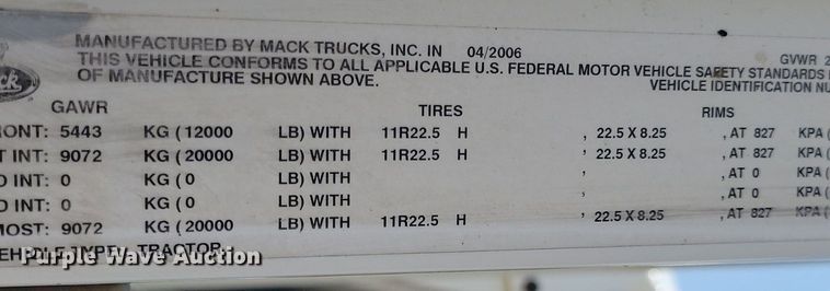 image for item NZ9868 2007 Mack Vision CXN613 semi truck