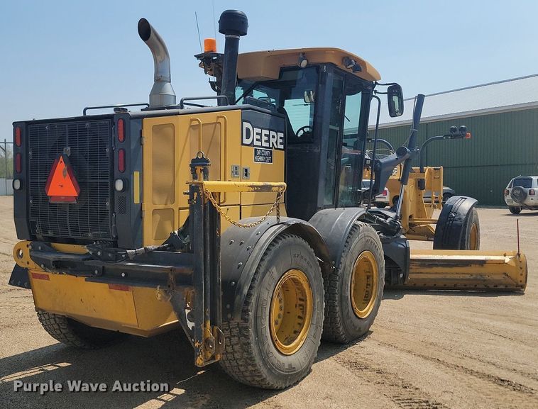 image for item NZ9869 2013 John Deere 772GP motor grader