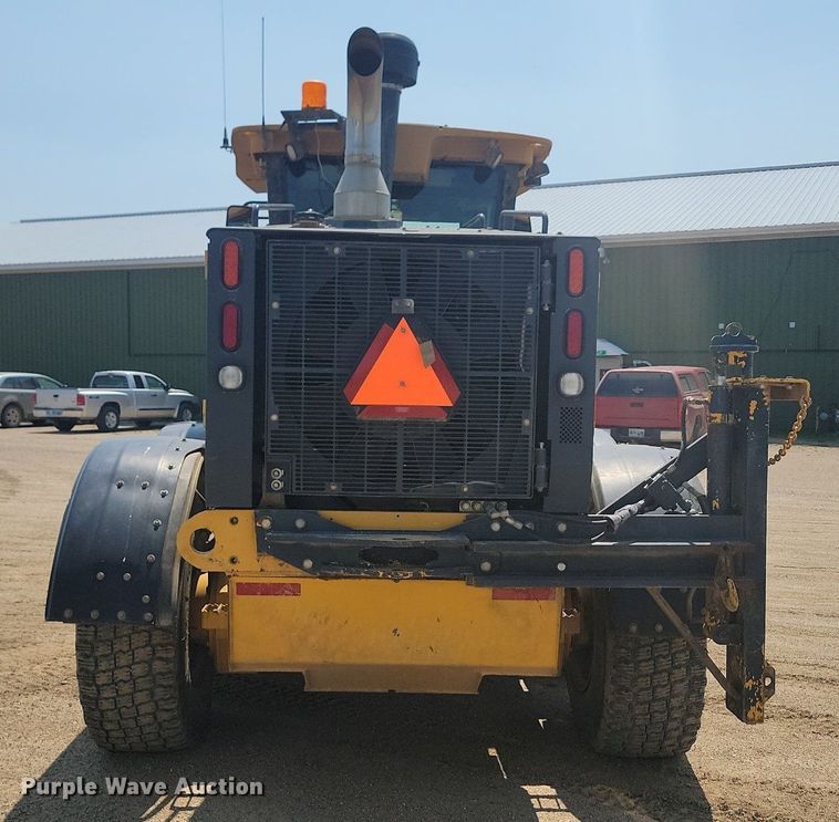 image for item NZ9869 2013 John Deere 772GP motor grader