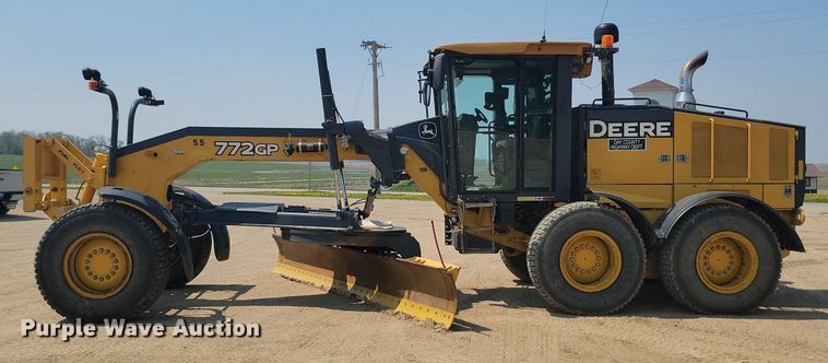 image for item NZ9869 2013 John Deere 772GP motor grader