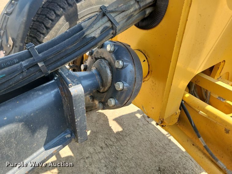 image for item NZ9869 2013 John Deere 772GP motor grader