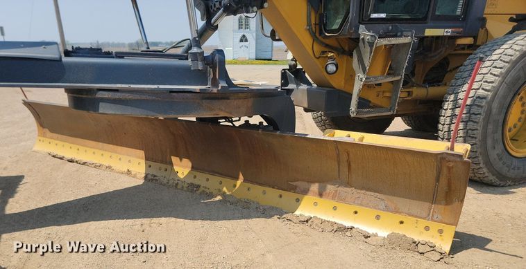 image for item NZ9869 2013 John Deere 772GP motor grader