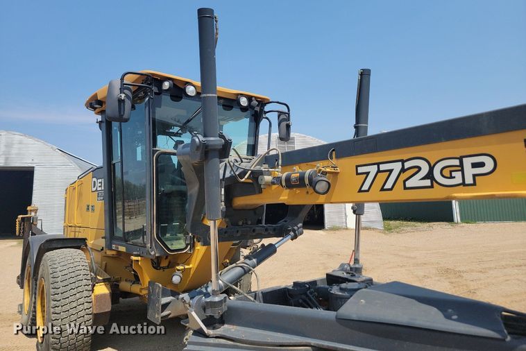 image for item NZ9869 2013 John Deere 772GP motor grader