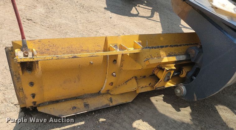 image for item NZ9869 2013 John Deere 772GP motor grader