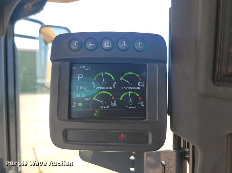 image for item NZ9869 2013 John Deere 772GP motor grader