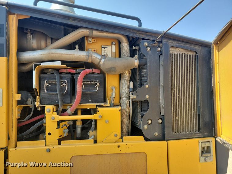 image for item NZ9869 2013 John Deere 772GP motor grader