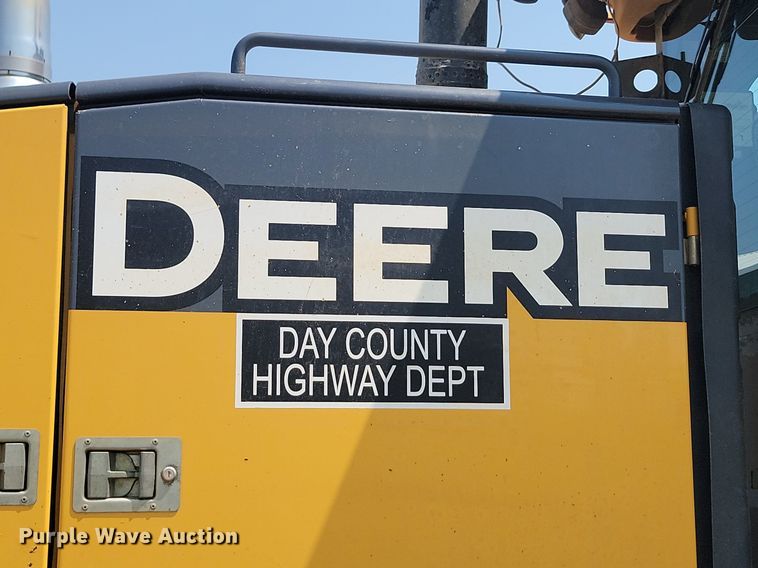 image for item NZ9869 2013 John Deere 772GP motor grader