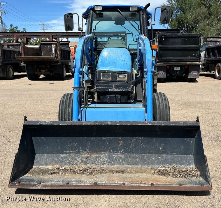 image for item OI9078 New Holland TL90 tractor