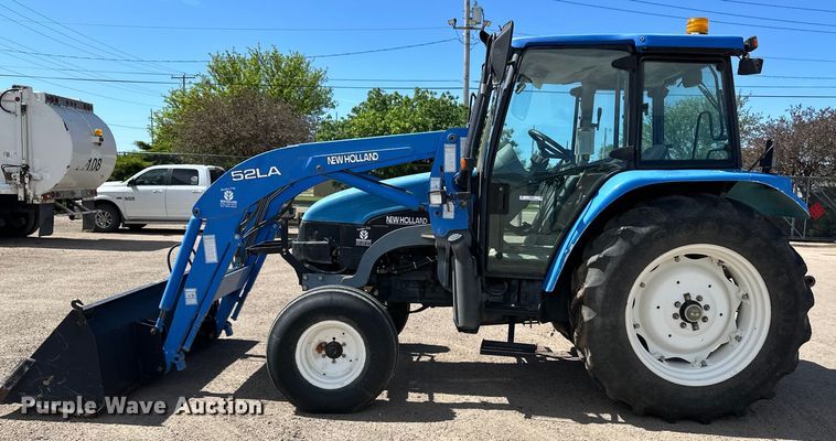 image for item OI9078 New Holland TL90 tractor