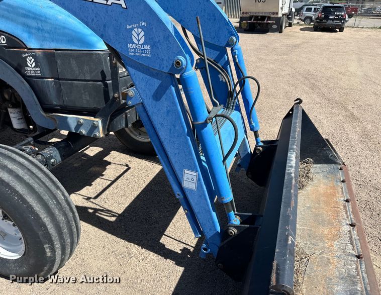 image for item OI9078 New Holland TL90 tractor