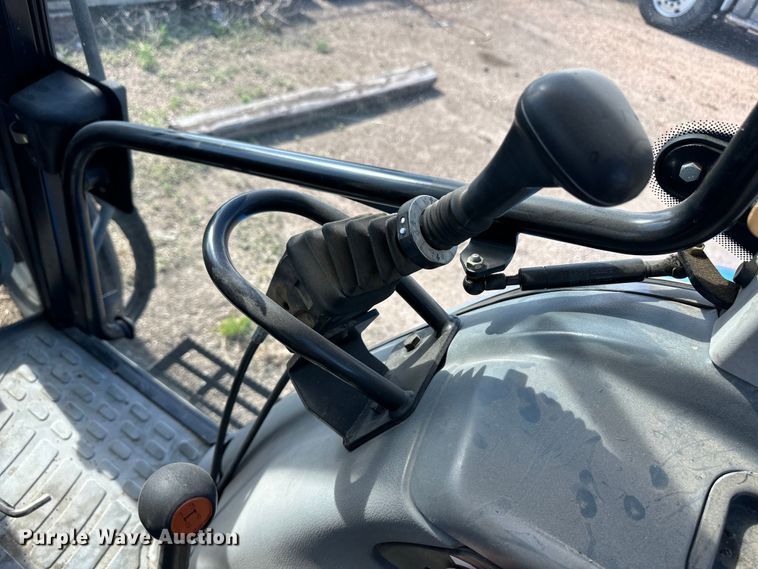 image for item OI9078 New Holland TL90 tractor