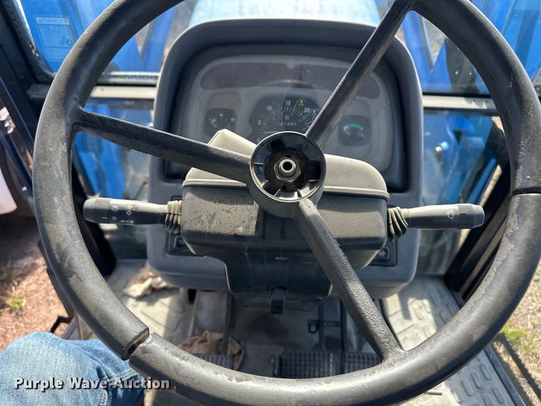 image for item OI9078 New Holland TL90 tractor