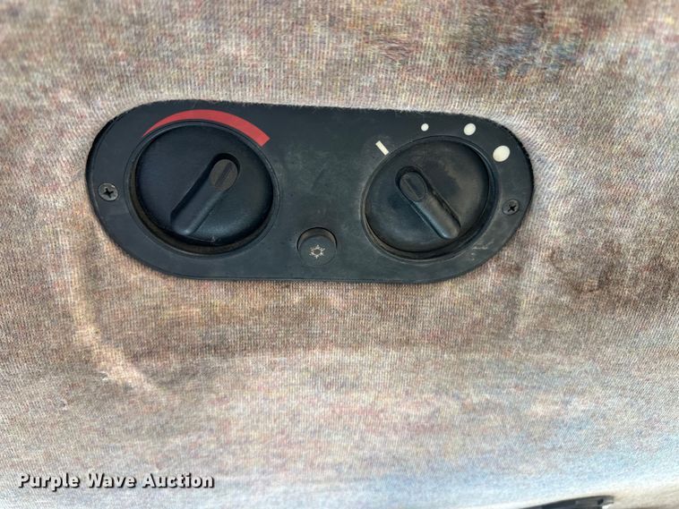 image for item OI9078 New Holland TL90 tractor