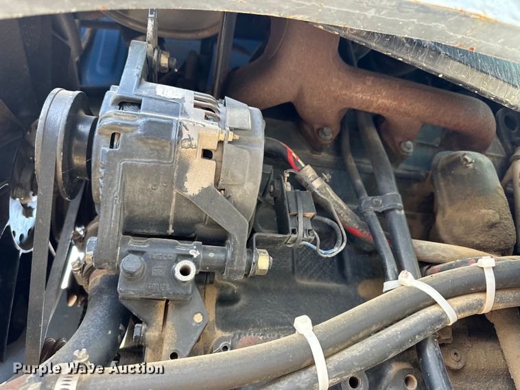 image for item OI9078 New Holland TL90 tractor