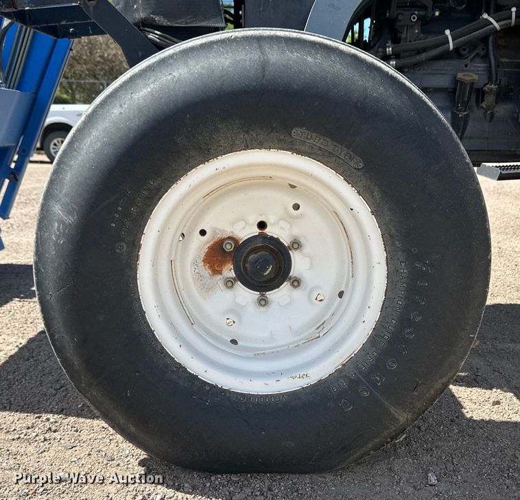 image for item OI9078 New Holland TL90 tractor