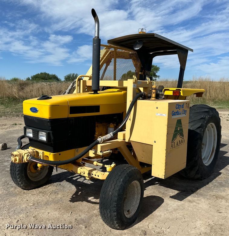 image for item OI9079 Ford Alamo tractor