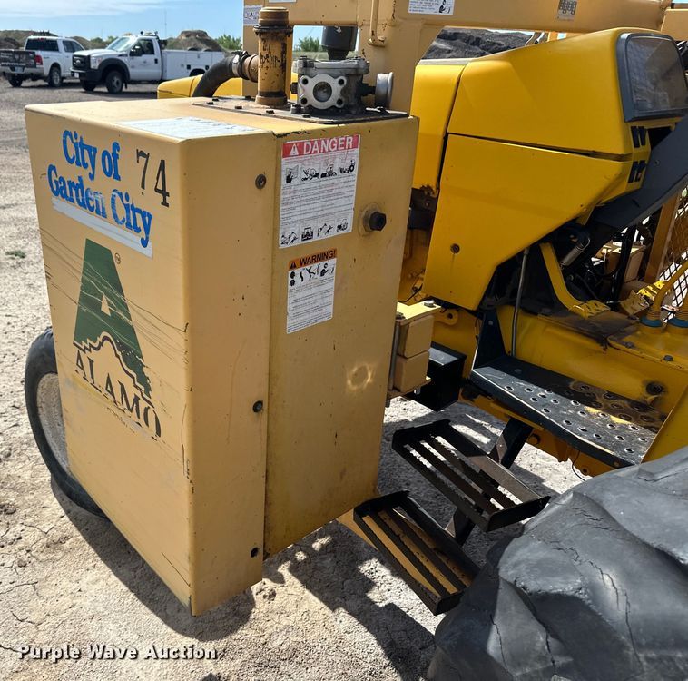 image for item OI9079 Ford Alamo tractor