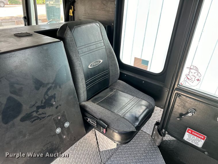 image for item OI9108 1995 Pierce pumper fire truck