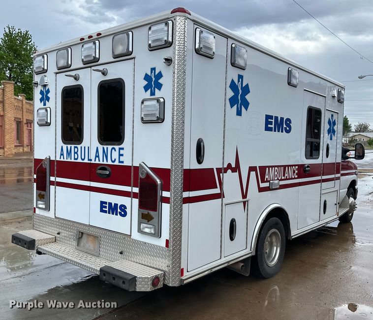 image for item OI9496 2016 Ford E450 ambulance