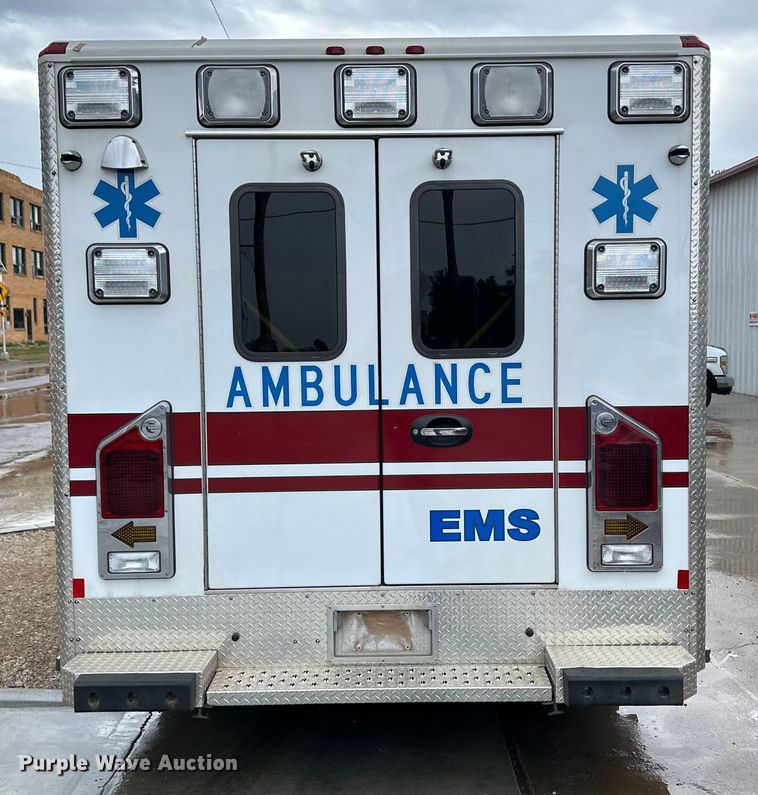 image for item OI9496 2016 Ford E450 ambulance