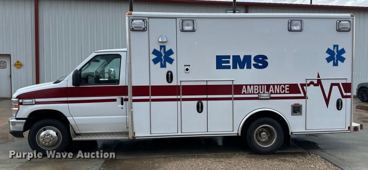 image for item OI9496 2016 Ford E450 ambulance