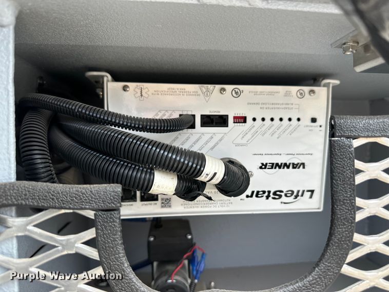 image for item OI9496 2016 Ford E450 ambulance