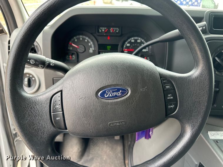 image for item OI9496 2016 Ford E450 ambulance