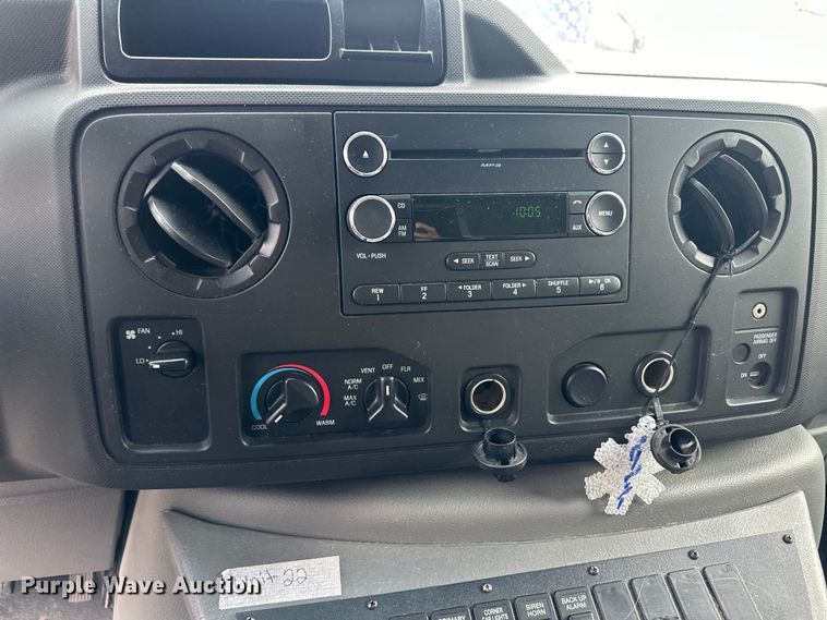 image for item OI9496 2016 Ford E450 ambulance