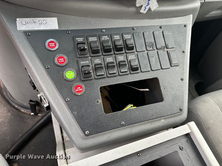 image for item OI9496 2016 Ford E450 ambulance