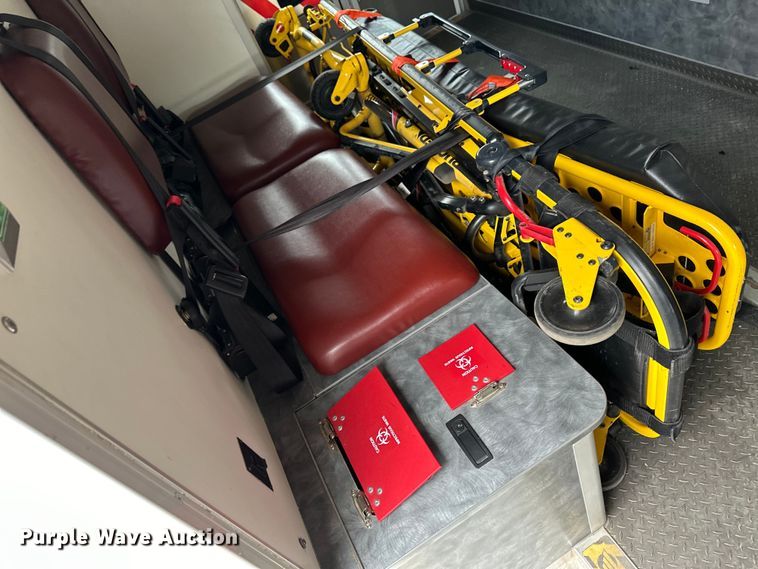 image for item OI9496 2016 Ford E450 ambulance