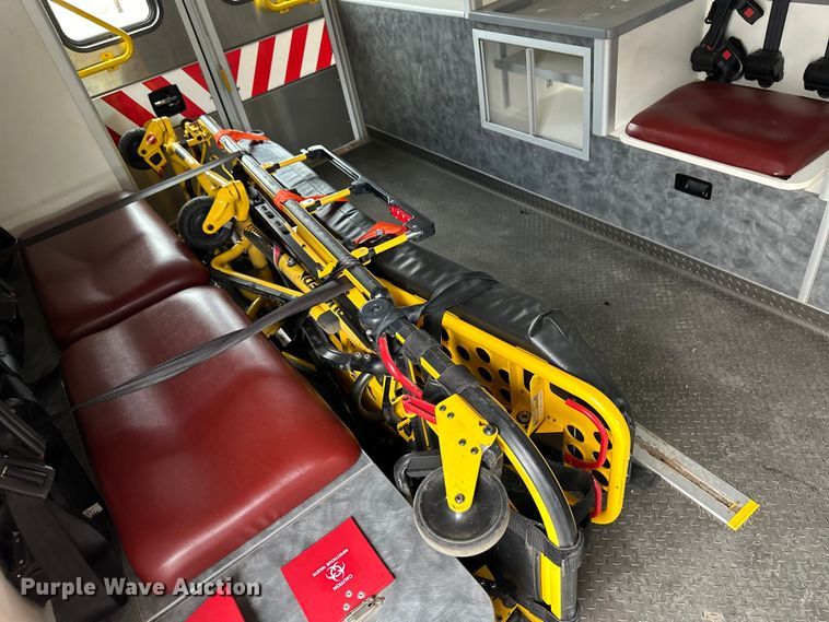 image for item OI9496 2016 Ford E450 ambulance