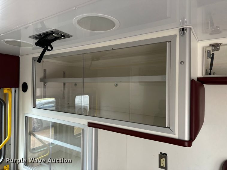 image for item OI9496 2016 Ford E450 ambulance