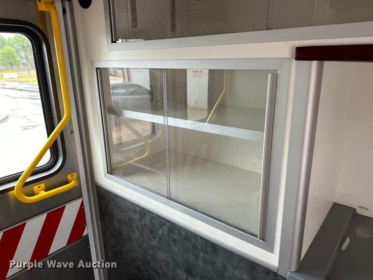 image for item OI9496 2016 Ford E450 ambulance