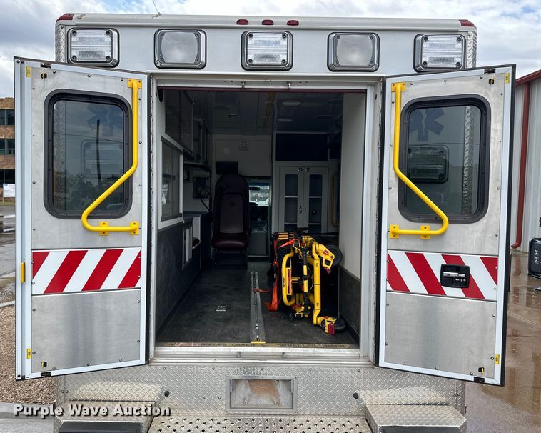 image for item OI9496 2016 Ford E450 ambulance
