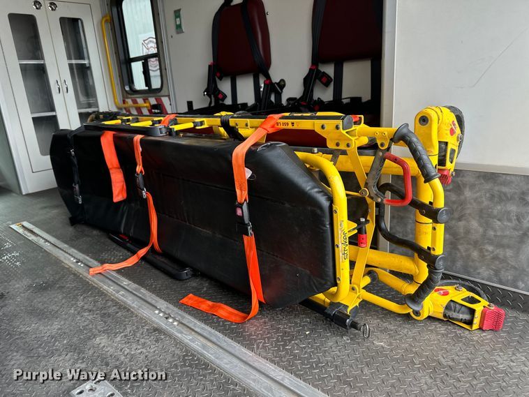 image for item OI9496 2016 Ford E450 ambulance