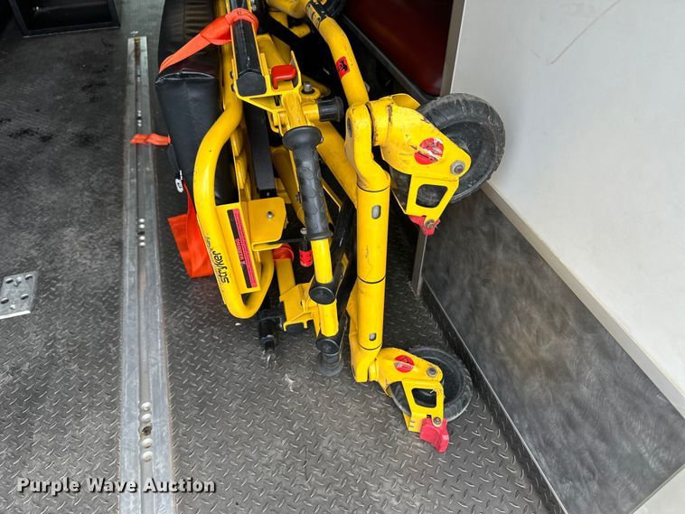 image for item OI9496 2016 Ford E450 ambulance