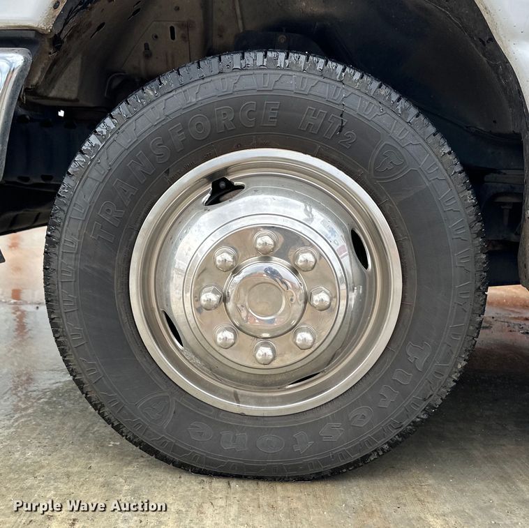 image for item OI9496 2016 Ford E450 ambulance