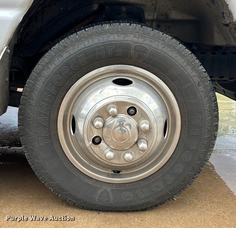 image for item OI9496 2016 Ford E450 ambulance