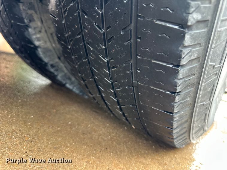 image for item OI9496 2016 Ford E450 ambulance