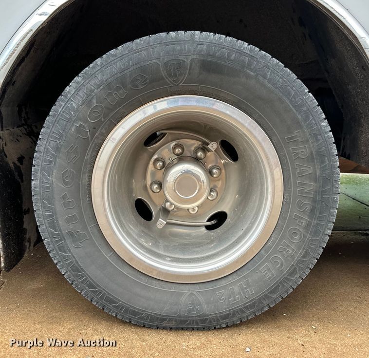 image for item OI9496 2016 Ford E450 ambulance