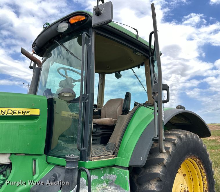 image for item DG4421 2010 John Deere 7630 MFWD tractor