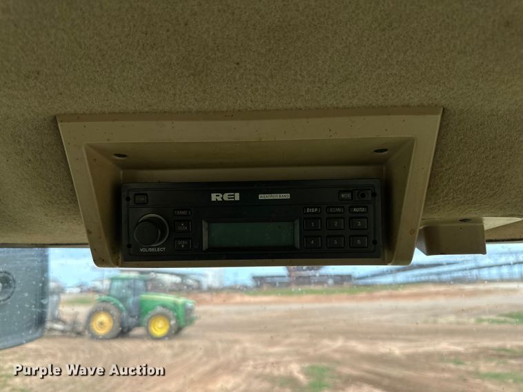 image for item DG4421 2010 John Deere 7630 MFWD tractor