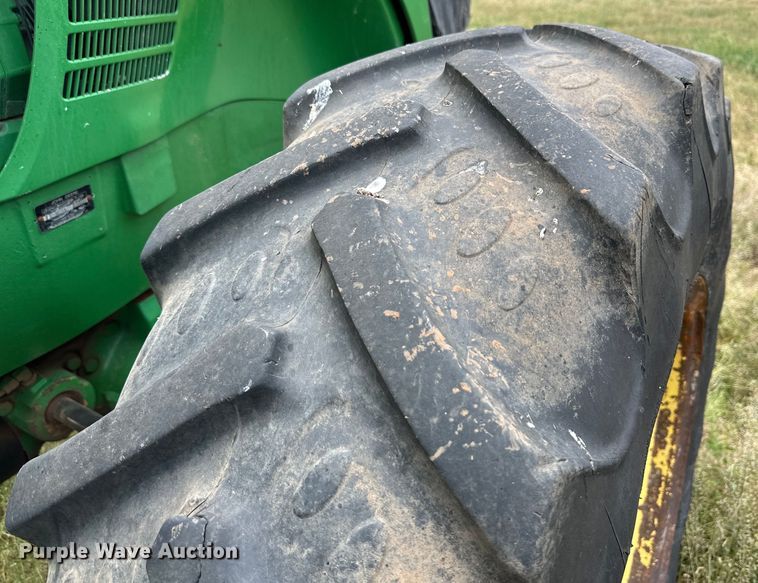 image for item DG4421 2010 John Deere 7630 MFWD tractor