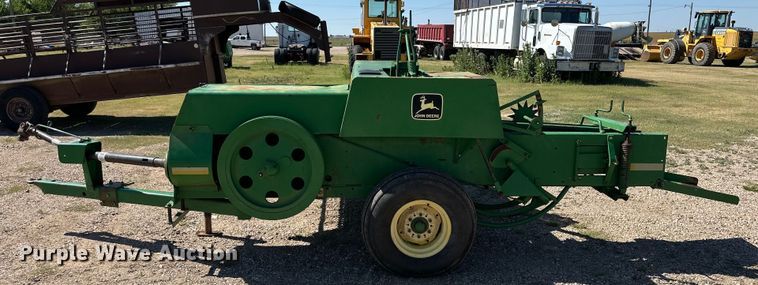 image for item DK6584 John Deere 348 small square baler