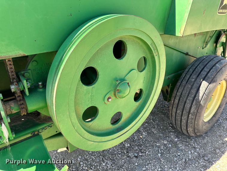 image for item DK6584 John Deere 348 small square baler