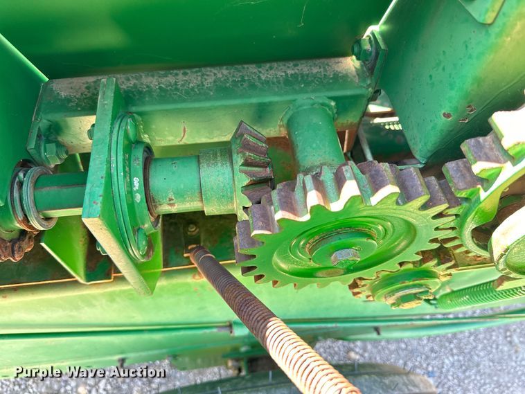 image for item DK6584 John Deere 348 small square baler