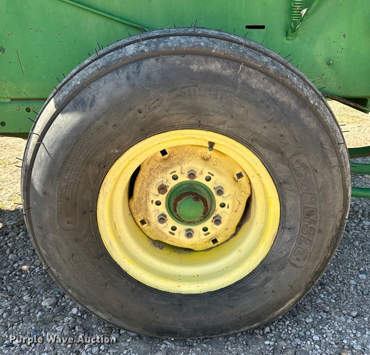 image for item DK6584 John Deere 348 small square baler