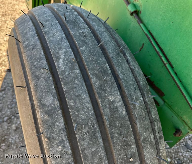 image for item DK6584 John Deere 348 small square baler