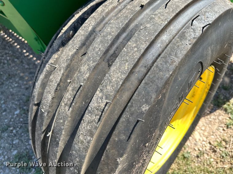 image for item DK6584 John Deere 348 small square baler