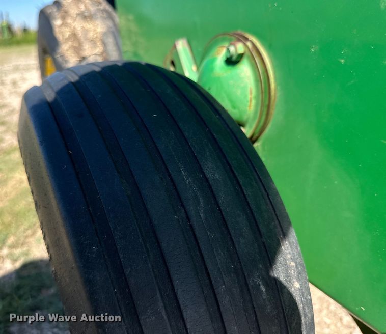 image for item DK6584 John Deere 348 small square baler